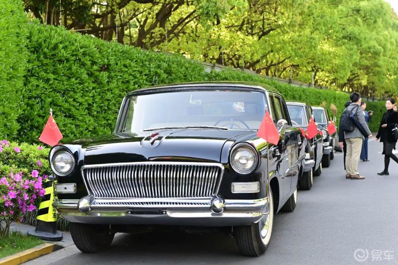 上海车展红旗自拍13