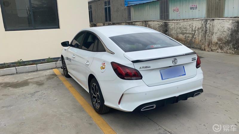 白色的名爵5也很好看