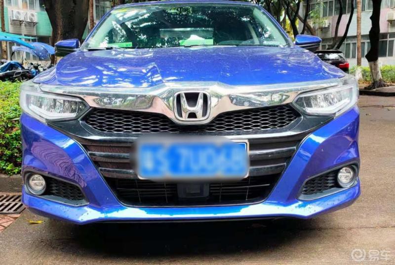 每天一贴#今天在这里看见一款蓝色本田凌派,这个颜色很好看,配色很