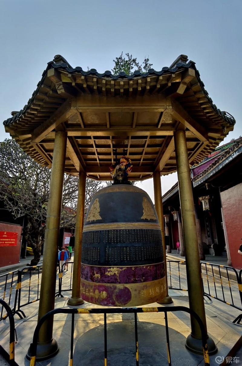 广东潮州三元寺,这两年刚刚进行了返修,看看这里的建筑,屋檐吊角