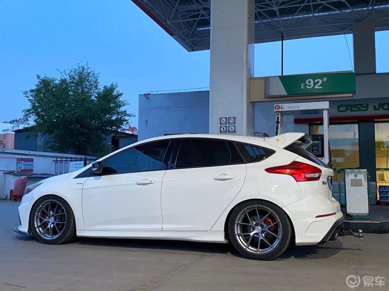 每日一帖偶遇一台很猛的小刚炮福克斯rs真正的性能小车爱玩年轻人的大