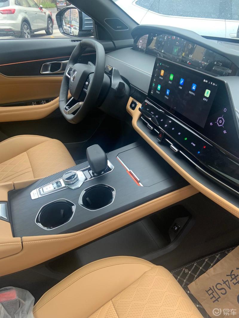 unik精致的内饰就是百看不厌