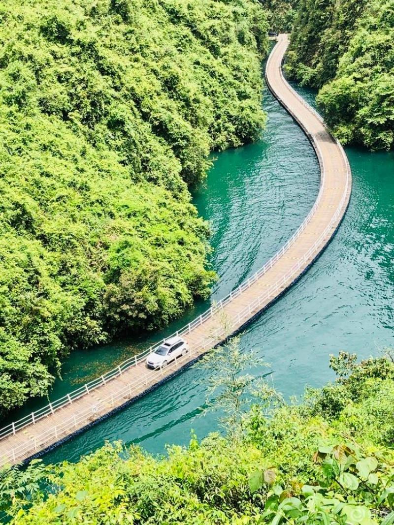 旅行恩施建始县狮子关这里有条网红水上公路狮子关旅游区位于宣恩县城