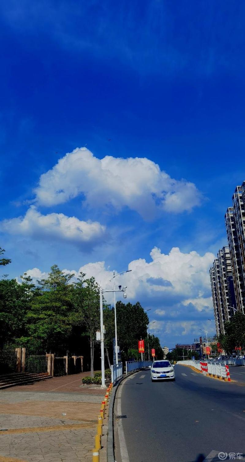 东莞市这几天天特别蓝蓝天白云快赶上西藏了发几张大家看看
