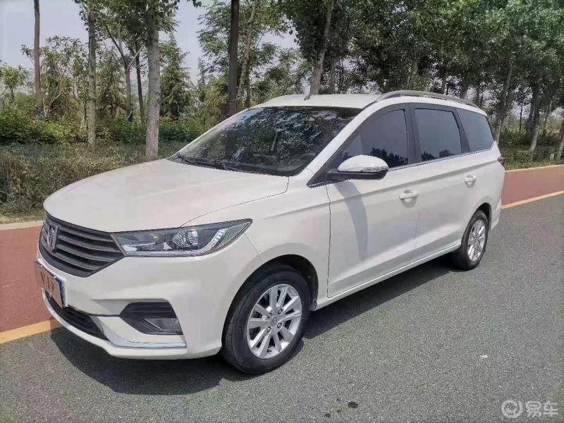 18年宝骏360顶配15排量手动6座mpv原车导航真皮分体座椅车况精品