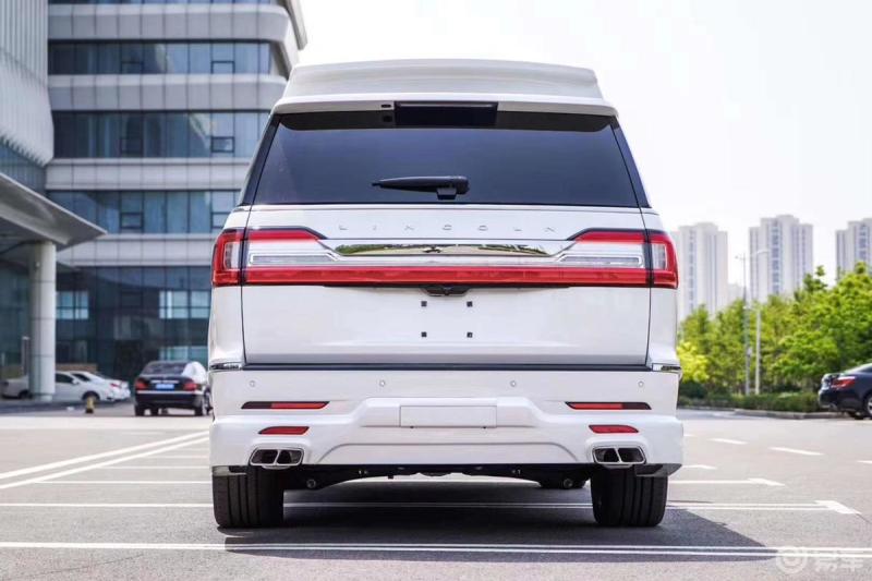 每日一帖# 林肯领航员改装的高顶全隔断四座商务车.