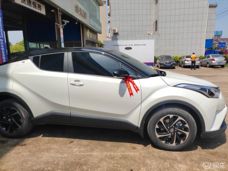 小姐姐的奕泽,白车黑顶,x上线啦