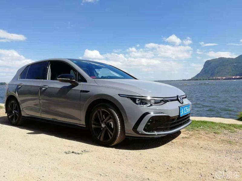 纵情山水间高8月岩灰实车外拍