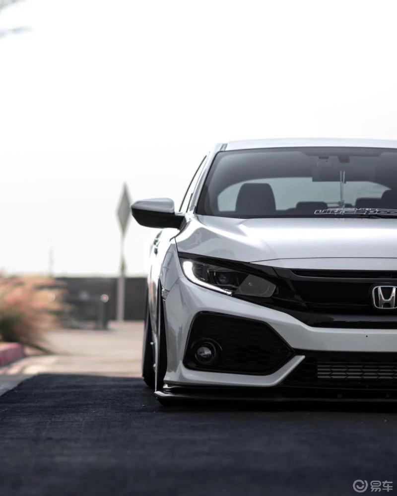 那些年你追过的汽美一台干干净净的白色两厢思域的姿态改装吧从侧前方