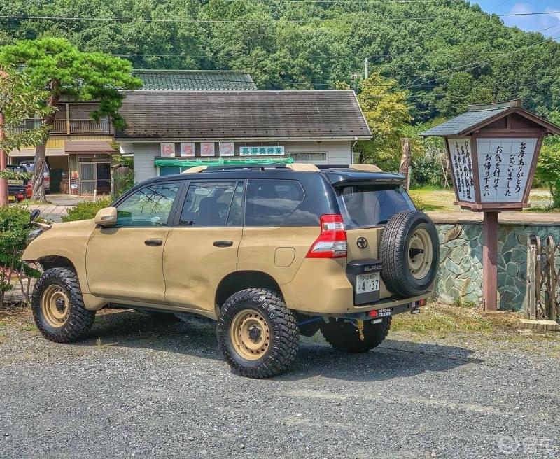 經過一系列的改裝加強越野車中的經典車型——豐田普拉多,無