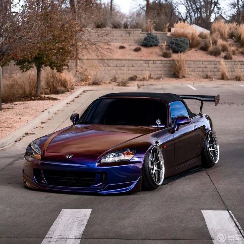 汽车也开始看脸吃饭了jdm风格本田s2000可变色的车身颜色让它在任何时
