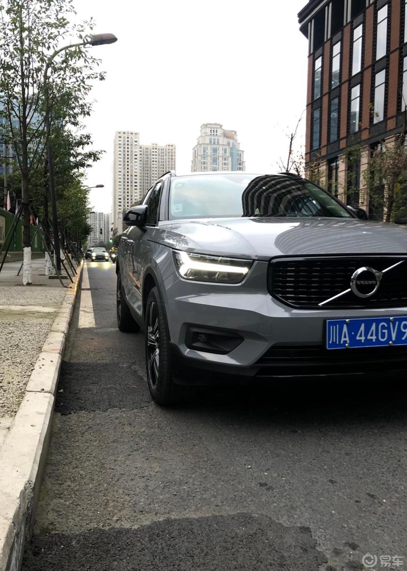 牛仔蓝改色案例,豪华改运动双拼纳多灰_沃尔沃xc40/沃尔沃xc40 纯电动