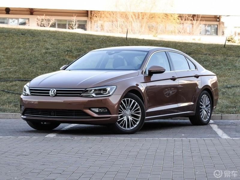 大众凌渡车头部分依旧是经典的大众家族式前脸风格