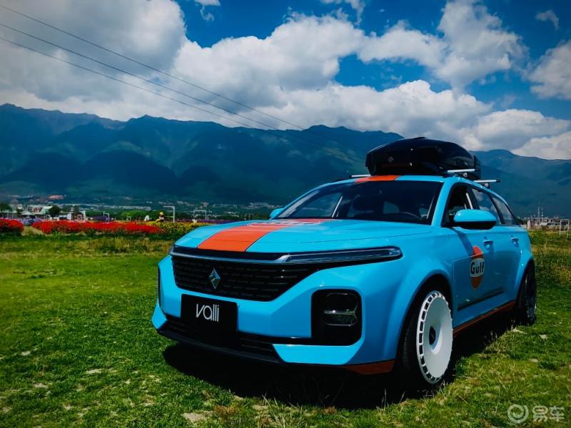 每日一帖新宝骏旅行车valli车身改色艳丽多彩前后轮毂个性张扬