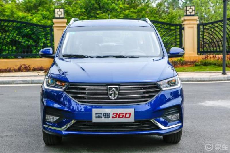 汽车也开始看脸吃饭了# 2021款宝骏360外观方面基本沿用了现款车型的