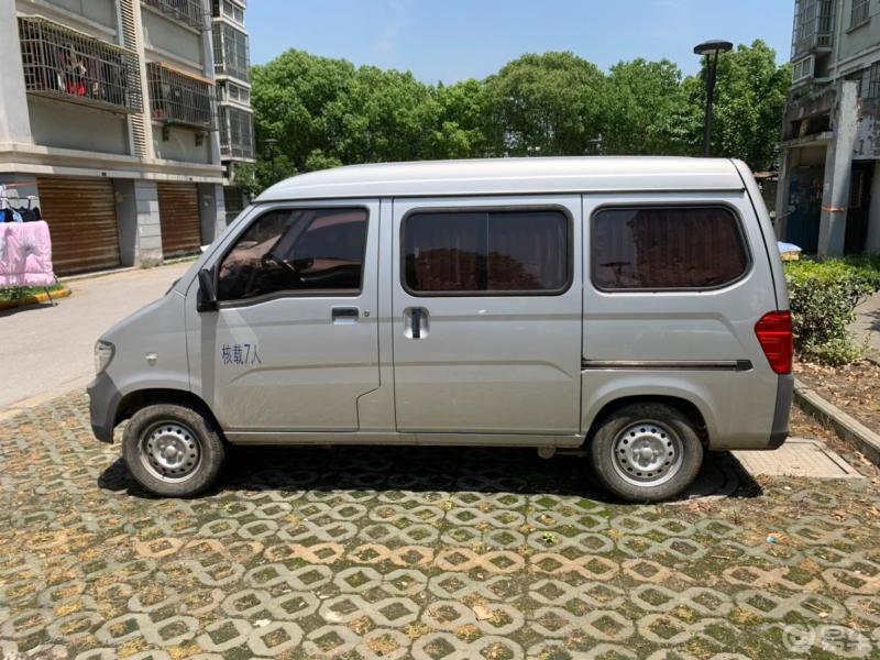 19年3月上牌7座五菱之光实表1950公里闲置出售