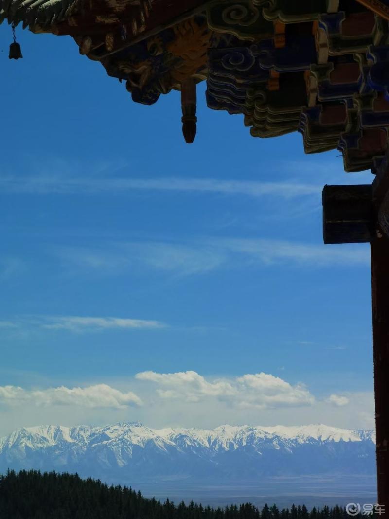 祁连不断雪峰绵山低云素无靑色