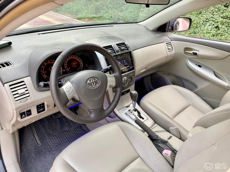 8的老车,内饰依然经典和车友们一起