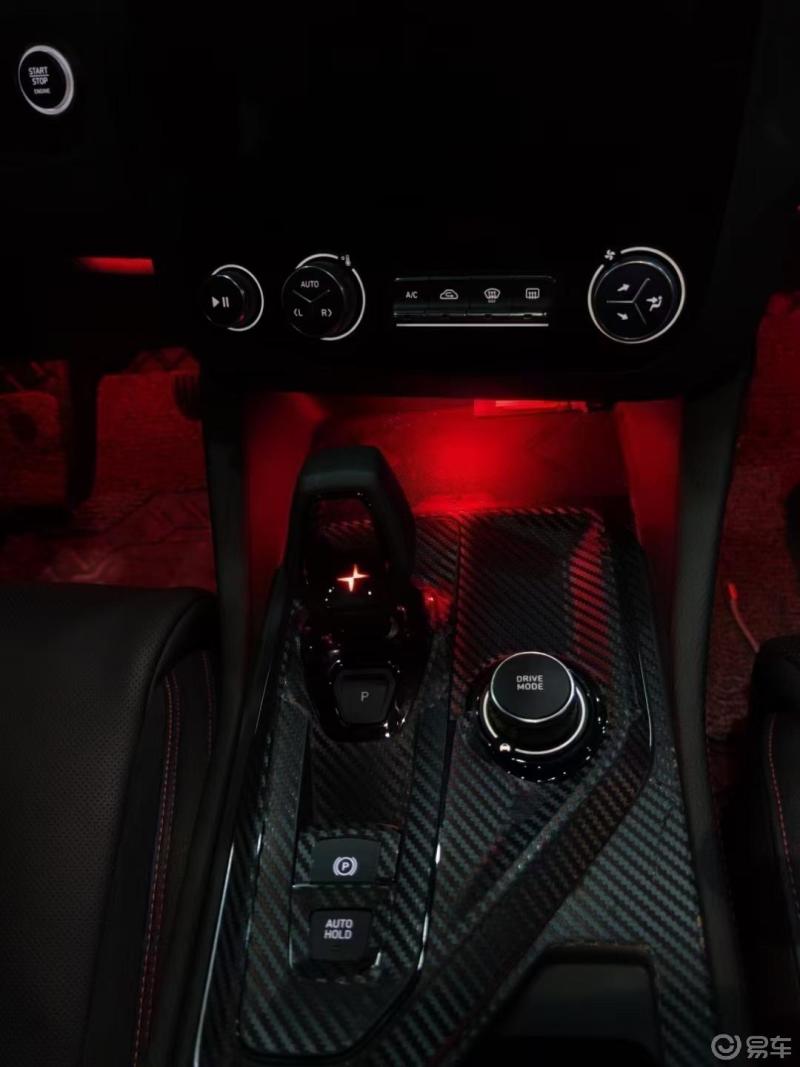 领克03劲pro车型原车自带单色白亮氛围灯00总感觉缺点那么个意思