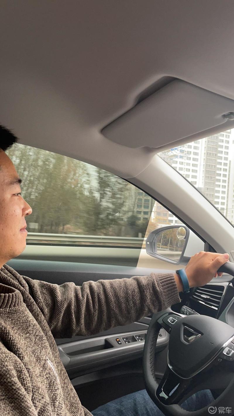 开着我心爱的小捷达四处逛达捷达vs5侧面凹陷设计也是最容易脏的地方