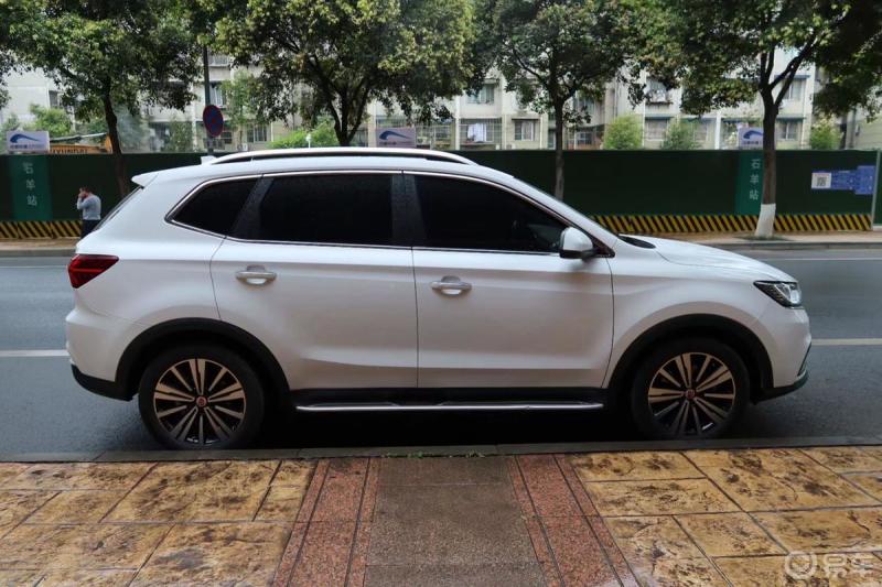 上汽荣威r x5的外观设计非