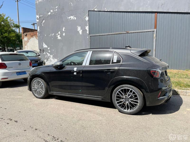 易起露营领克02hatchback实车终于到货了黑色款还是大气虽然没有