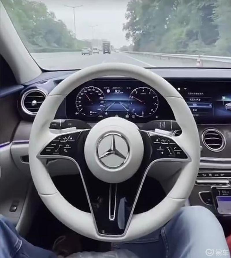 2021款奔驰e300l升级23p驾驶辅助系统开车讲规范平安两相伴