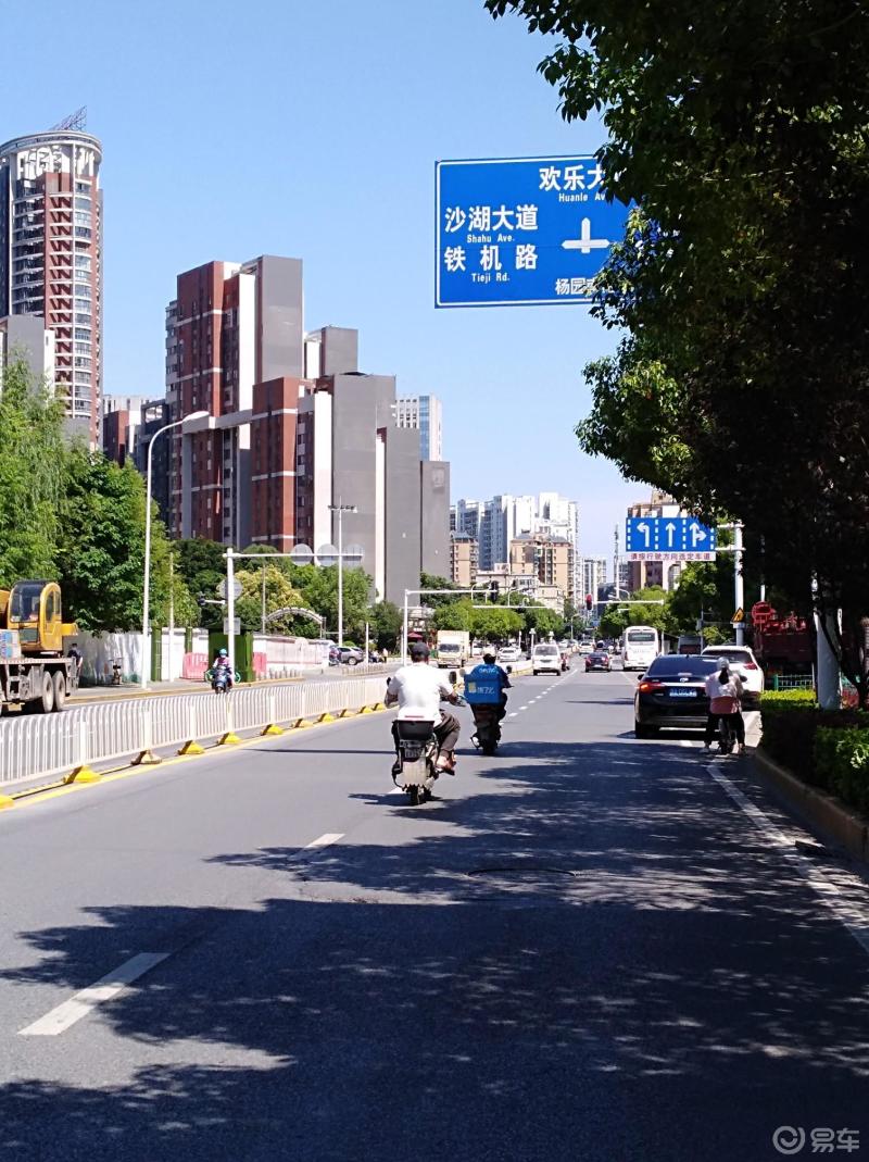 车主聊早晚高峰6月5日晚高峰期武汉铁机路交通情况良好今天天气炎热