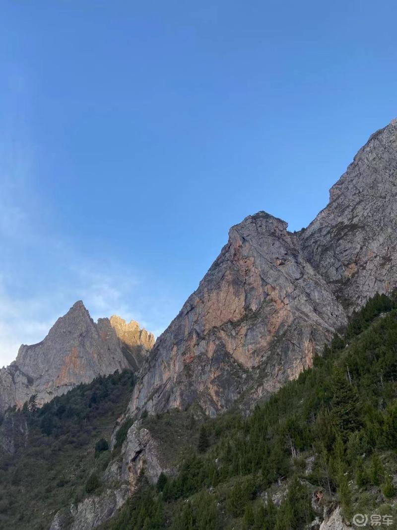 每日一帖#清晨的措美峰