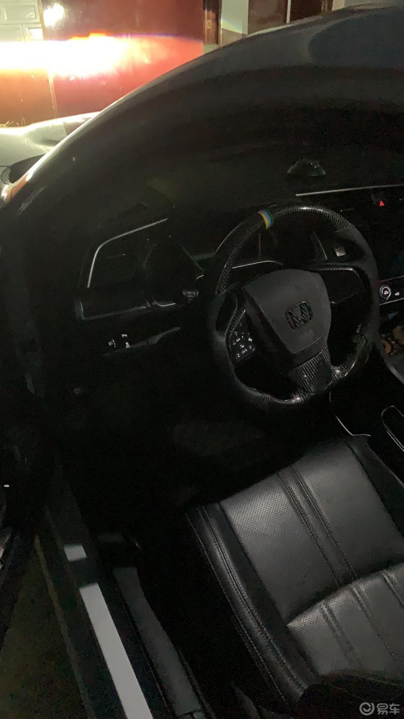 晚上闲来没事出来溜溜缝,开车我的本田小思域,晚上我得小思域拍照效果