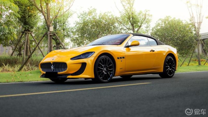 我身边的百万豪车#百万豪车之敞篷跑车,这个颜色不太喜欢.