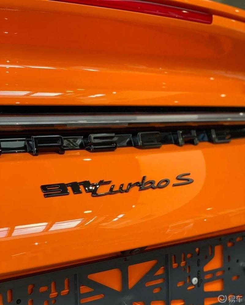 打卡#这个粉橙色有点好看90911这款车不分男女,都可以完美的驾驭
