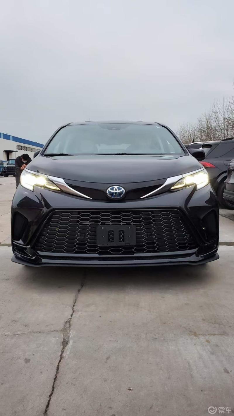 最新来袭21款丰田塞纳25混动
