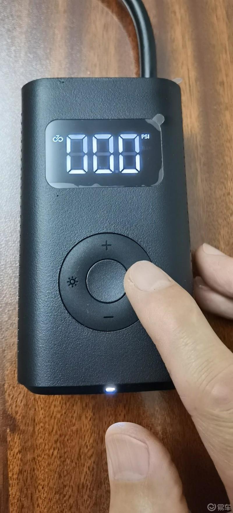 易车兑换的小米气泵今天到货了,一直以来非常喜欢易车的东西,原因当然
