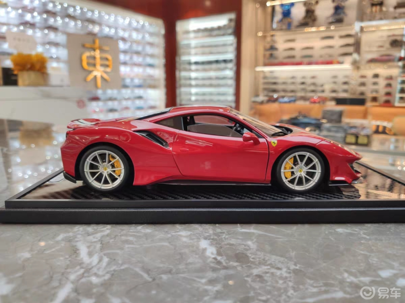每日一帖法拉利488pista限量版仿真树脂全开汽车模型