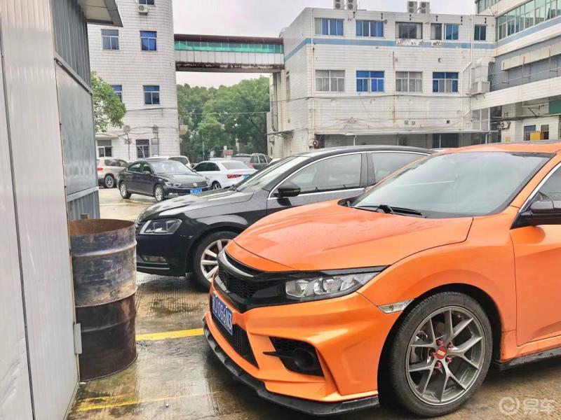 思域作为一代神车,素来都有秒天秒地秒空气之称,再加上其众多汽配城的