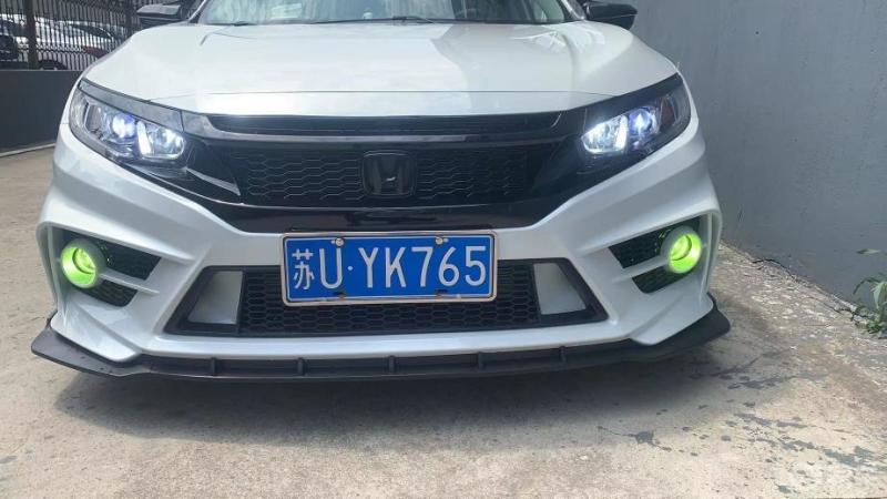 思域作为一代神车,素来都有秒天秒地秒空气之称,再加上其众多汽配城的