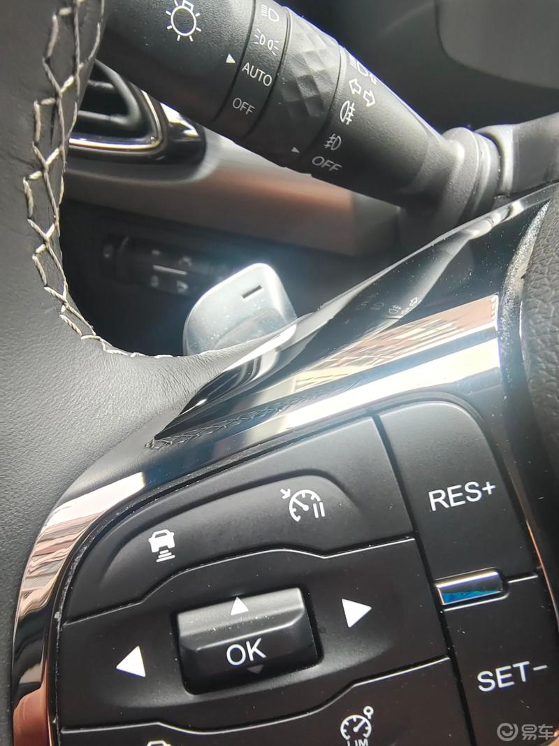 用车帖①:星途txl方向盘换挡拨片,星途tx和txl四驱车型配有方向盘换挡