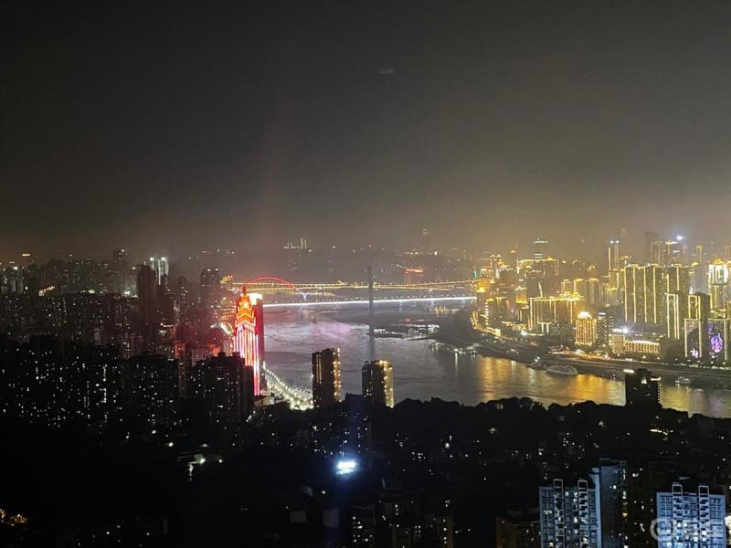 星创计划#小沃xc40车玩秋名山观山城夜景,晚上开车注意安全.