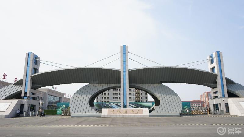 保定卷烟厂门口随拍尽显豪车既视感