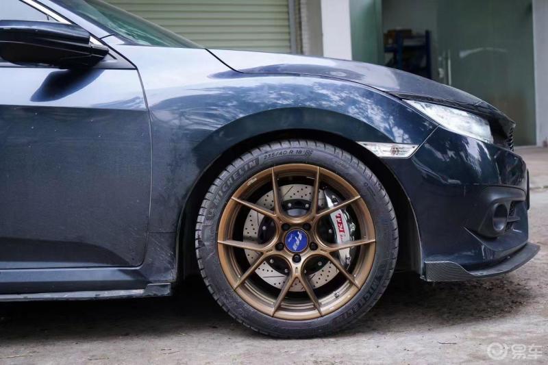 改装小技巧本田十代思域改装p40ns银色大四活塞卡钳搭配355x28m