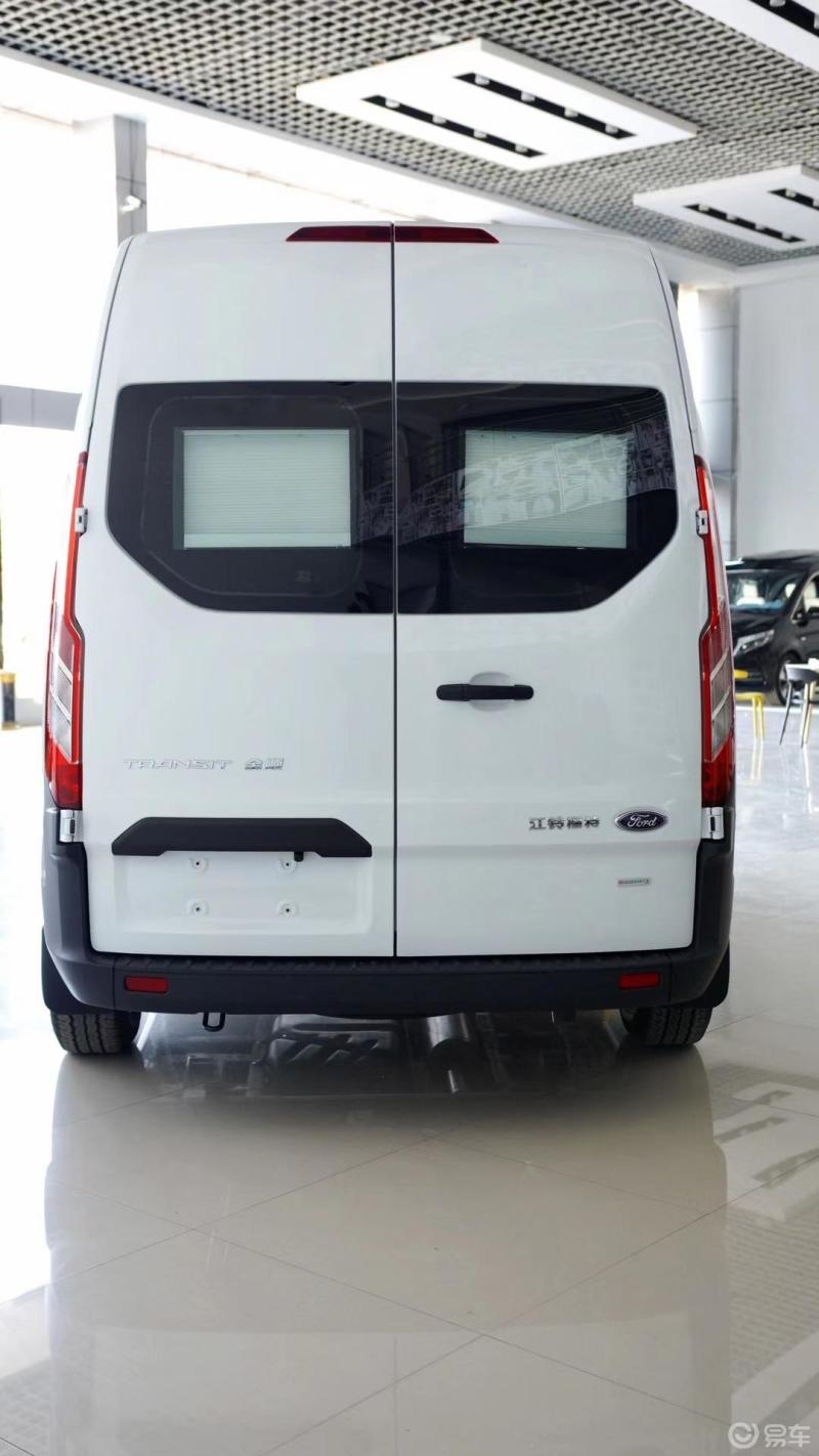 国六新全顺汽油版大七座多用途商居车