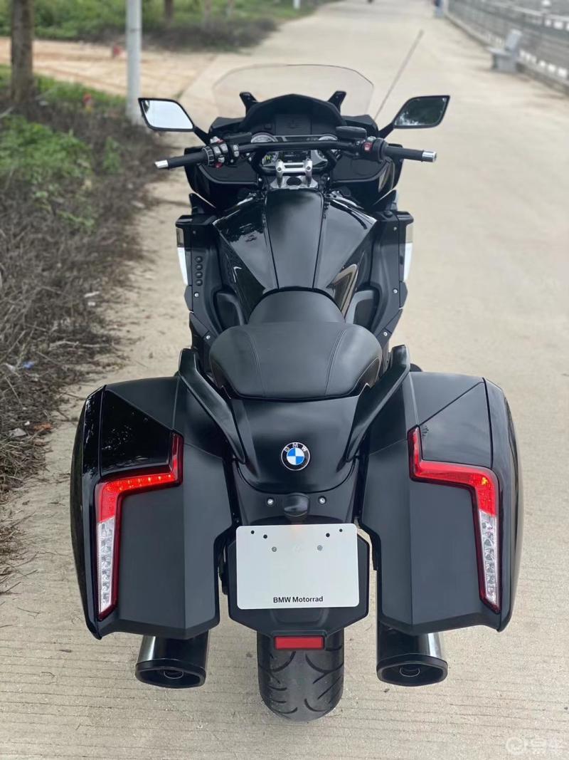 宝马bmwk1600b这么大台的车子加速很快但是弯道特性呢弯的过去吗