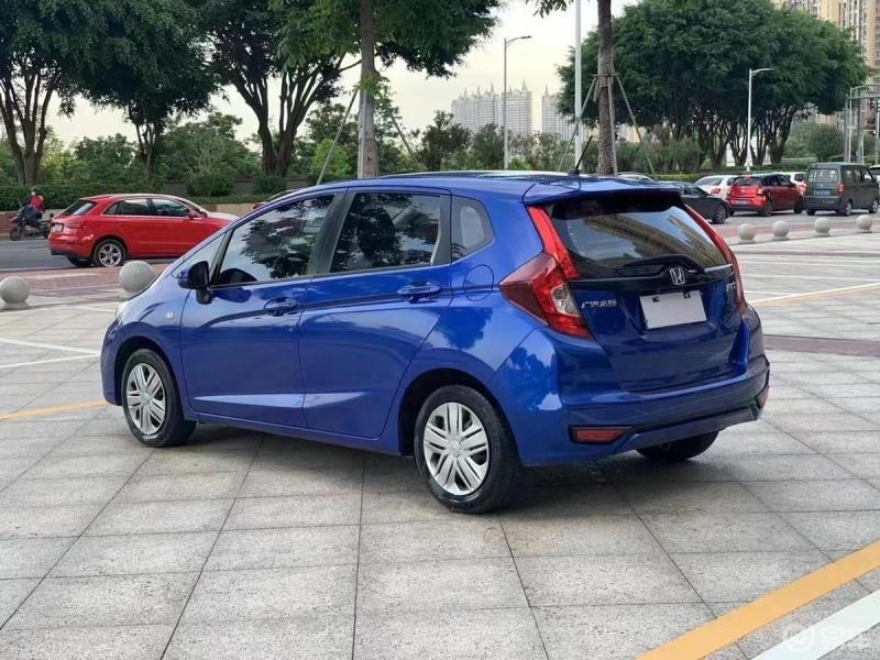 每日一帖三代飞度舒适版本田第三代飞度应该是销量最高的飞度了强劲的