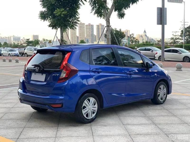 每日一帖三代飞度舒适版本田第三代飞度应该是销量最高的飞度了强劲的