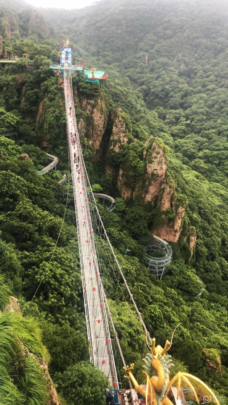 第二天帶領我們遊覽蕪湖馬仁奇峰坐纜車上山確實省了不少體力到達山頂