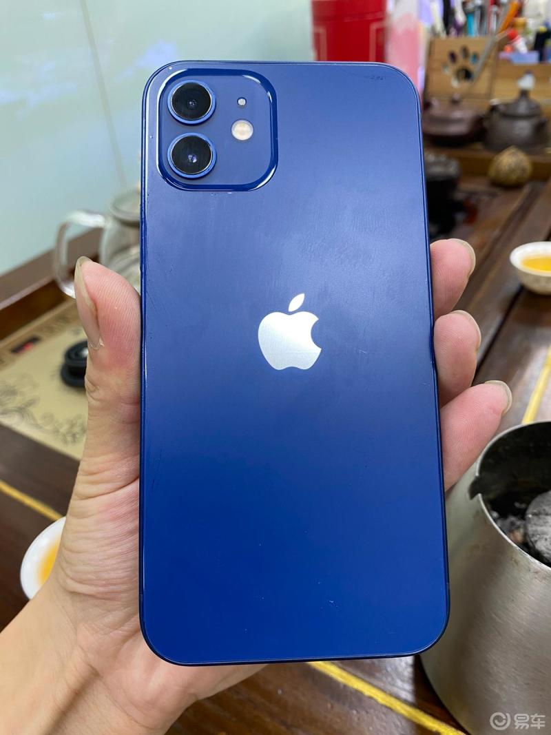 iphone 12蓝色实拍图片