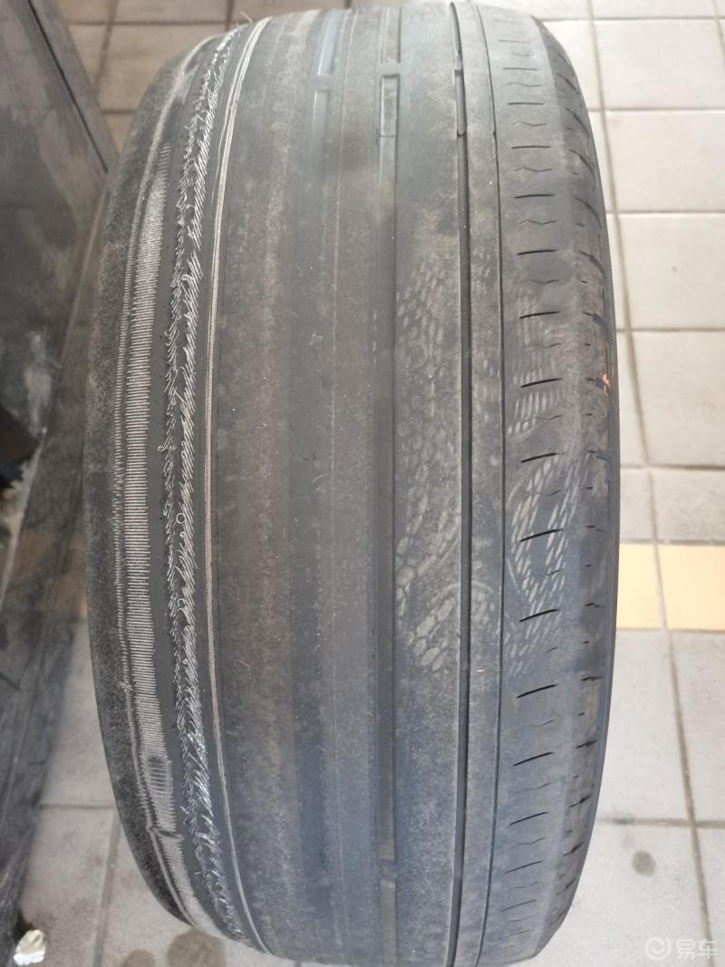 红旗h5跑了12000轮胎成这样谁都不给我解决