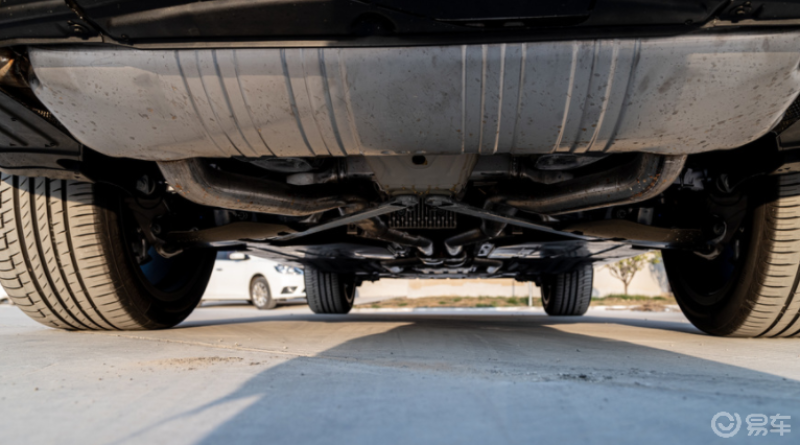 宝马x7的底盘配置咋样啊有空气悬架吗