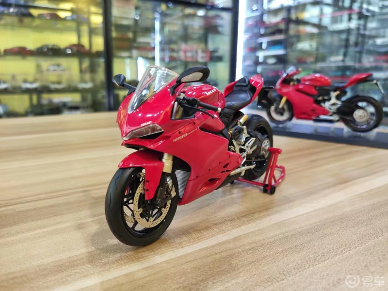 每日一帖#杜卡迪1299 panigale s 2015 仿真合金摩托车模